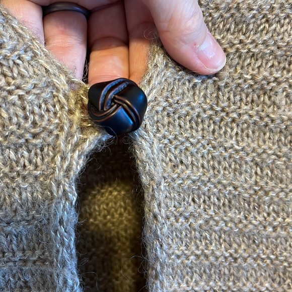 Front button sweater - Picture 3 of 4